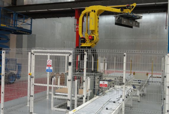 Robotic palletizing system at SCA